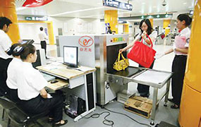 全國軌道交通、快遞等行業(yè)發(fā)展迅速，快遞X光安檢機(jī)出招！